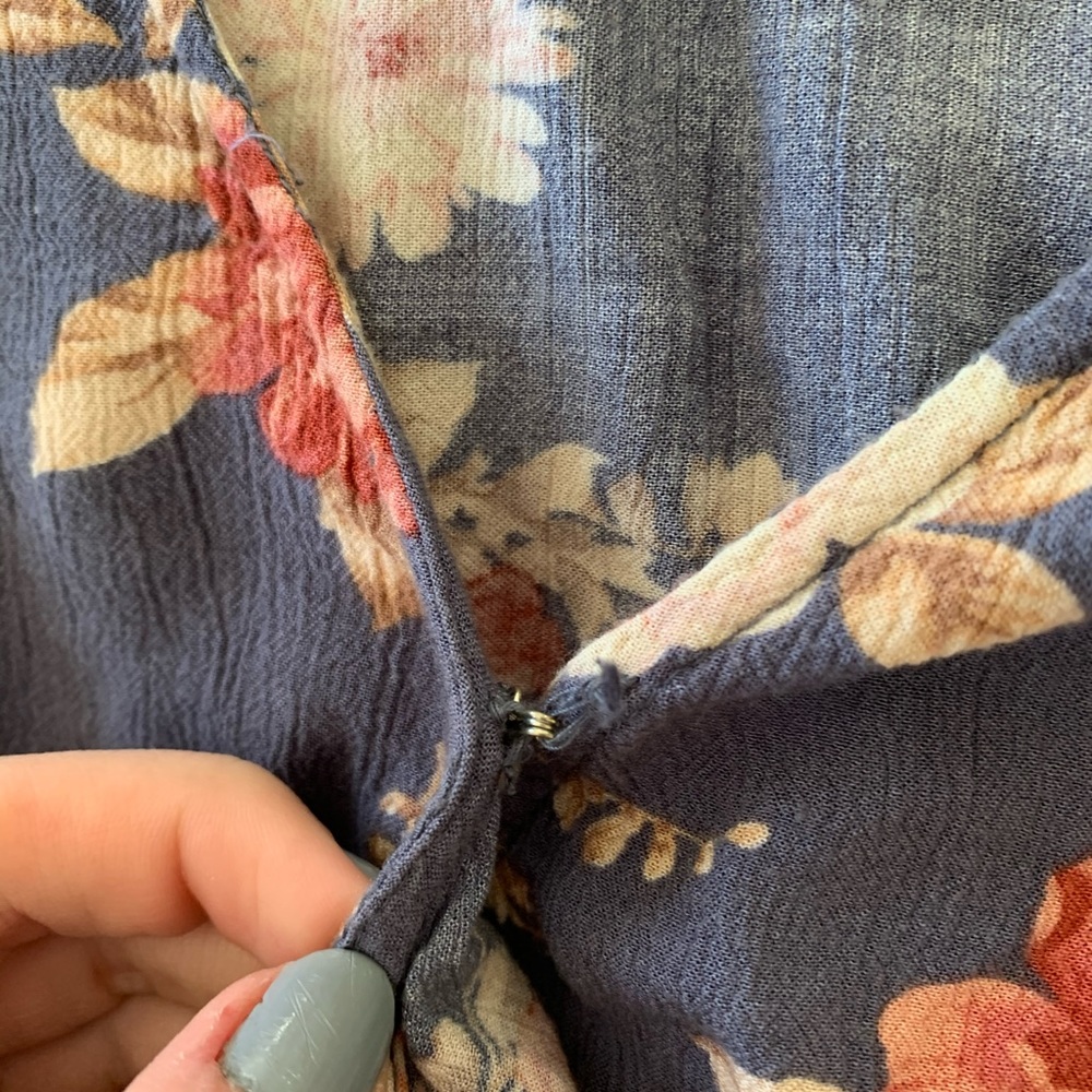 American eagle top - Picture 2 of 2